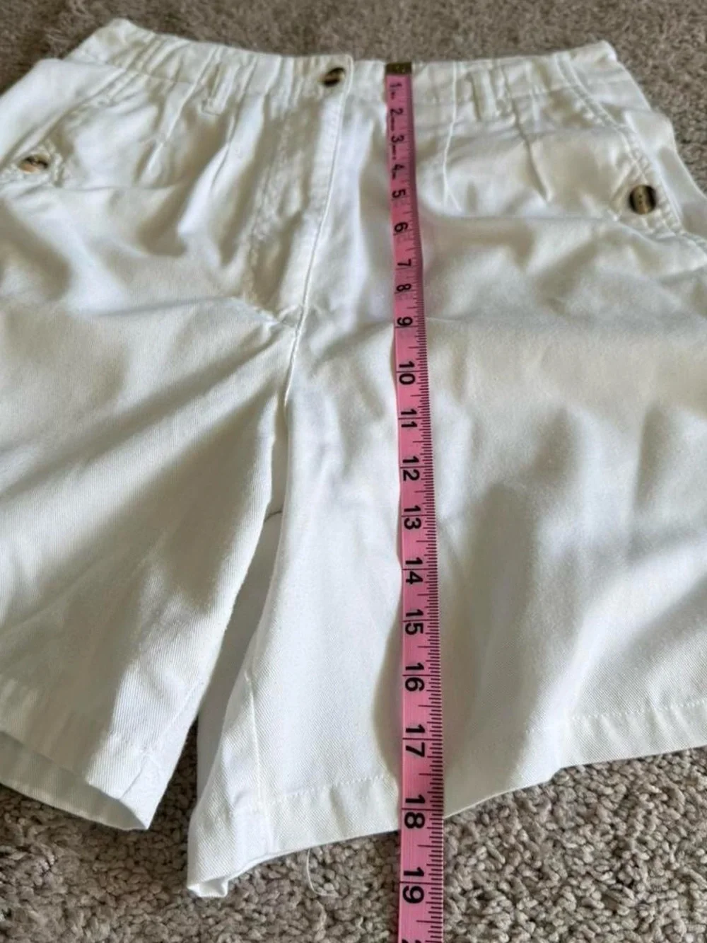 High-Waist White Pleated Bermuda Shorts - Picture 6 of 7
